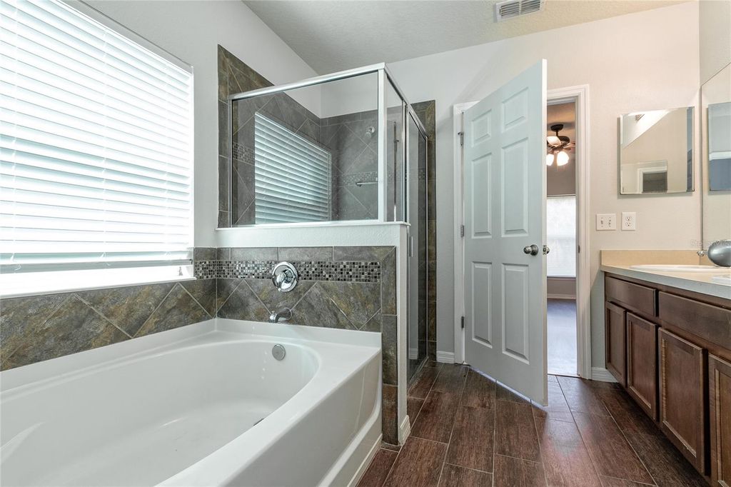 Image 22 of property listing at 1210 BASSANO WAY, Orlando, FL 32828