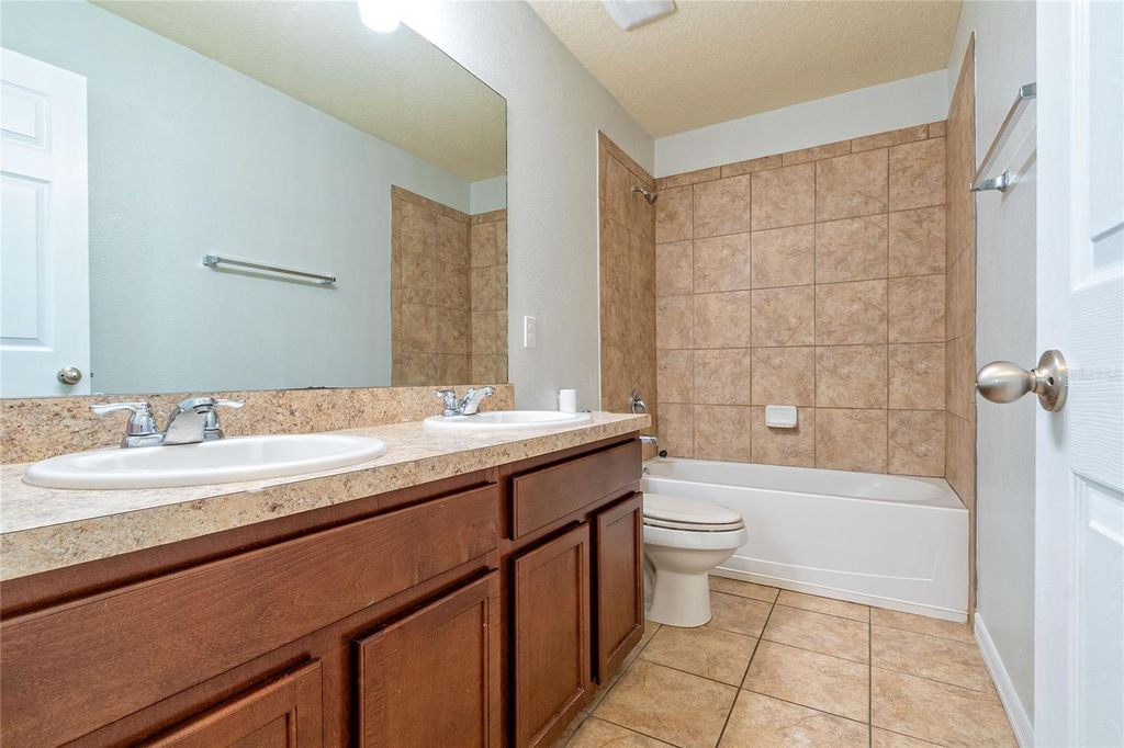 Image 24 of property listing at 1210 BASSANO WAY, Orlando, FL 32828