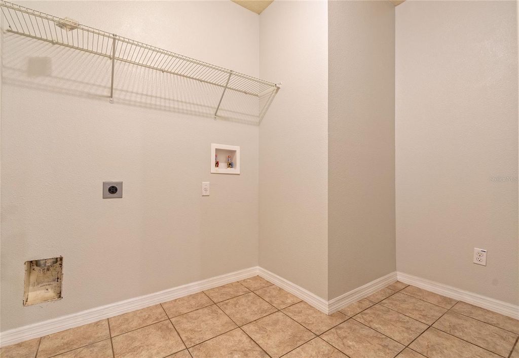 Image 34 of property listing at 1210 BASSANO WAY, Orlando, FL 32828