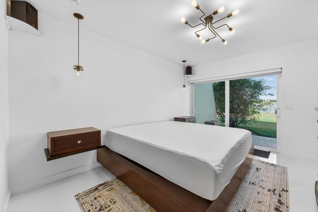 725 Hummingbird Way 103, North Palm Beach, FL 33408