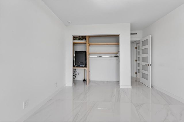 725 Hummingbird Way 103, North Palm Beach, FL 33408