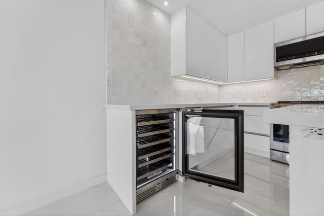 725 Hummingbird Way 103, North Palm Beach, FL 33408