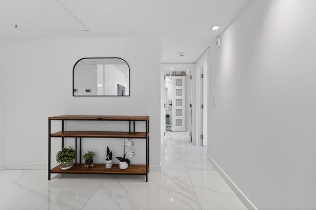 725 Hummingbird Way 103, North Palm Beach, FL 33408