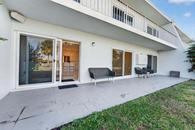 725 Hummingbird Way 103, North Palm Beach, FL 33408