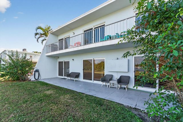 725 Hummingbird Way 103, North Palm Beach, FL 33408