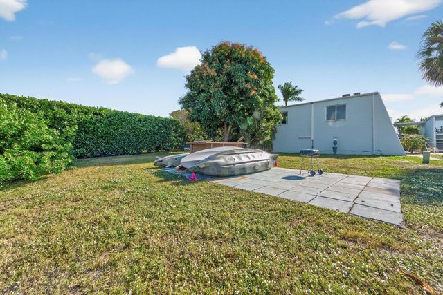 725 Hummingbird Way 103, North Palm Beach, FL 33408