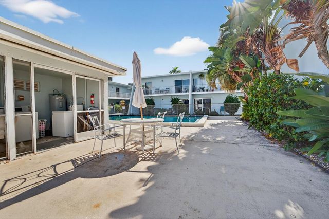 725 Hummingbird Way 103, North Palm Beach, FL 33408