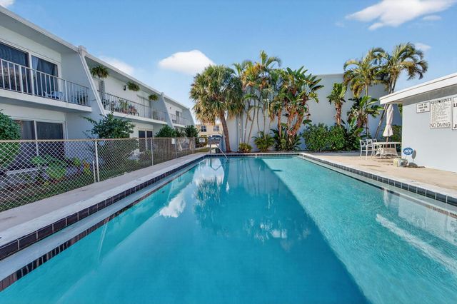 725 Hummingbird Way 103, North Palm Beach, FL 33408