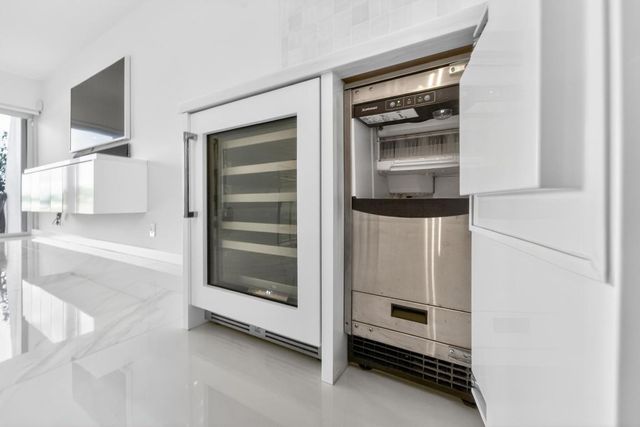 725 Hummingbird Way 103, North Palm Beach, FL 33408