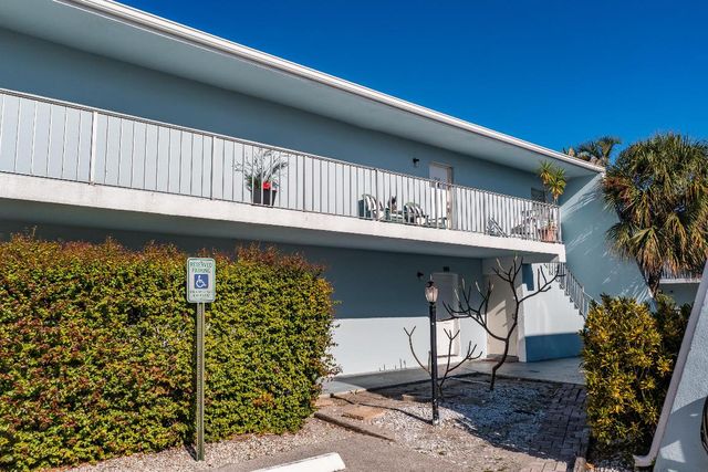 725 Hummingbird Way 103, North Palm Beach, FL 33408