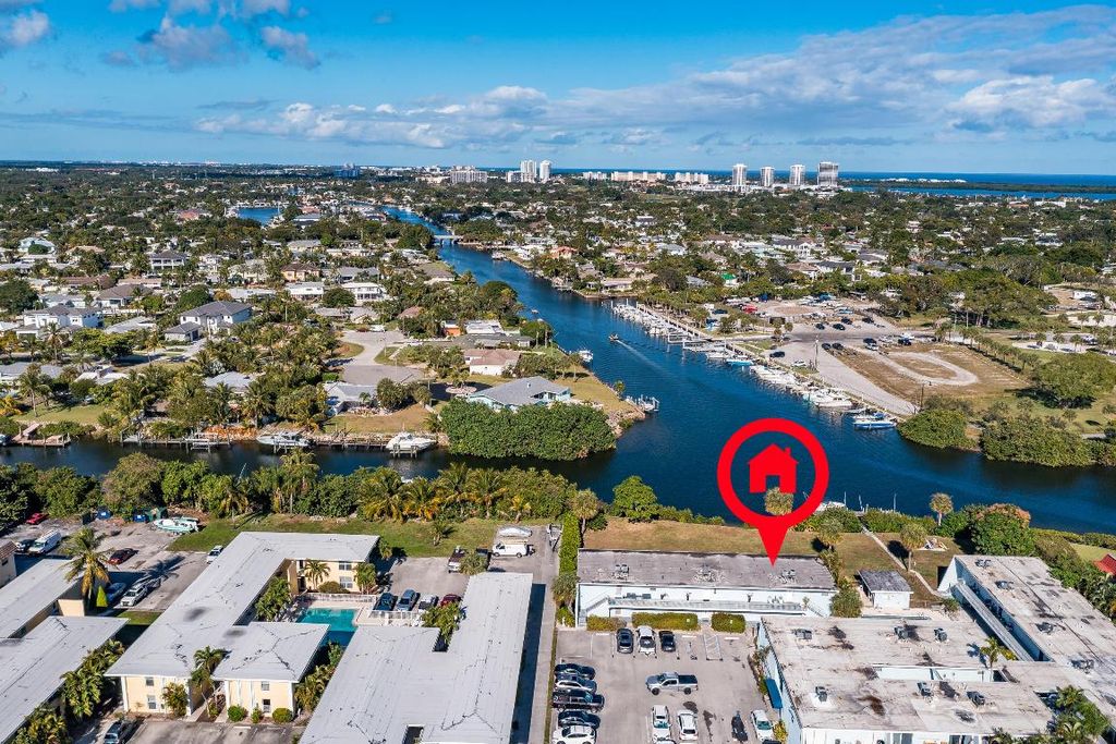 725 Hummingbird Way 103, North Palm Beach, FL 33408