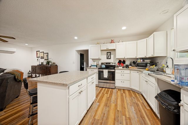 402 Jones Street, Tom Bean, TX 75489