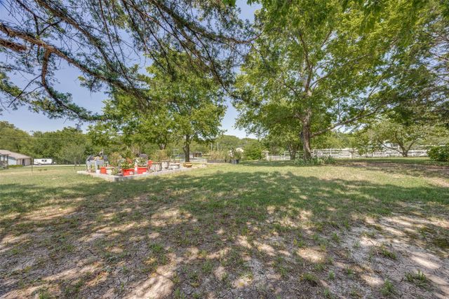 402 Jones Street, Tom Bean, TX 75489