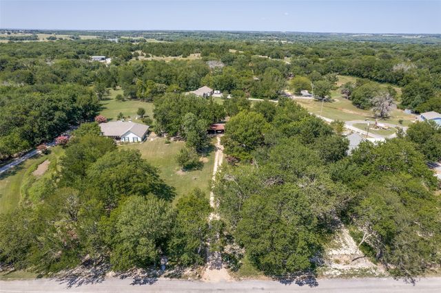 402 Jones Street, Tom Bean, TX 75489