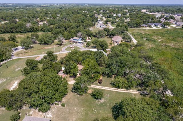 402 Jones Street, Tom Bean, TX 75489