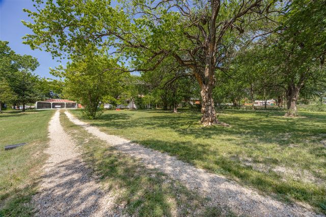 402 Jones Street, Tom Bean, TX 75489