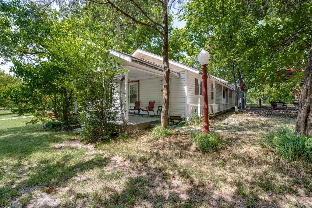 402 Jones Street, Tom Bean, TX 75489