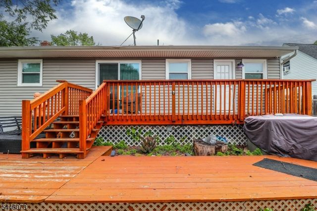 31 Woodview Ave, Woodbridge Twp., NJ 08863