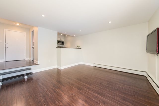 6121 W Higgins Avenue C2, Chicago, IL 60630