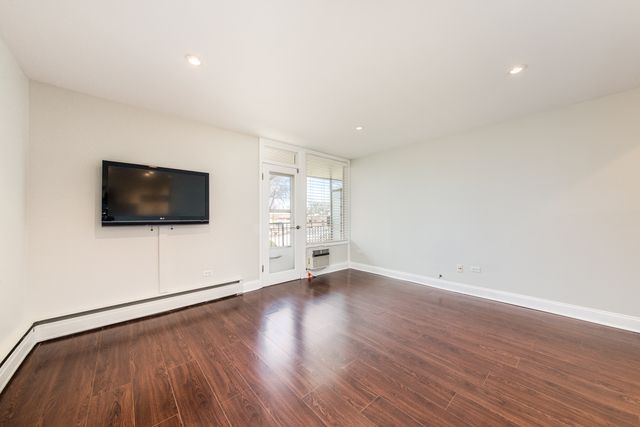 6121 W Higgins Avenue C2, Chicago, IL 60630