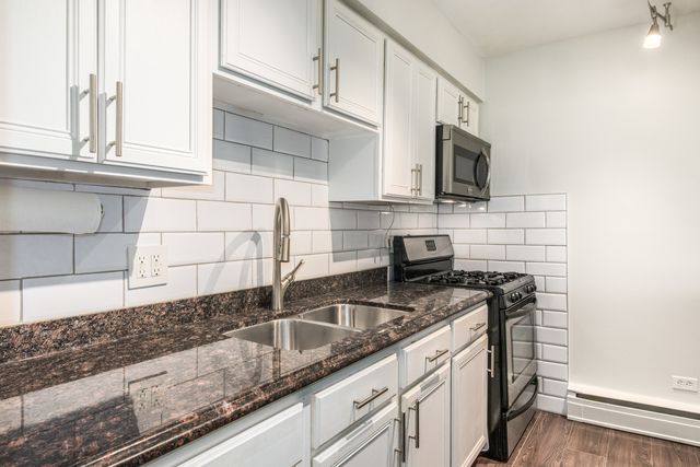 6121 W Higgins Avenue C2, Chicago, IL 60630