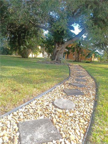 4508 Varsity CIR, Lehigh Acres, FL 33971