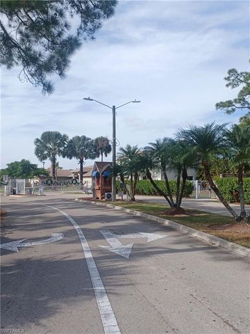 4508 Varsity CIR, Lehigh Acres, FL 33971