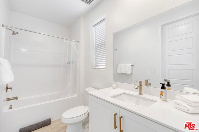 768 Daniel Freeman Circle, Inglewood, CA 90301