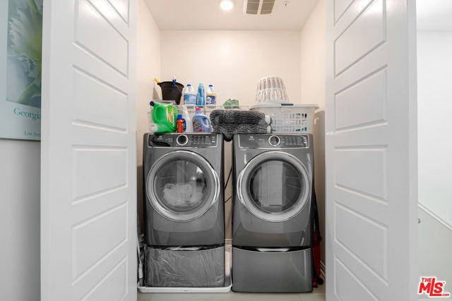 768 Daniel Freeman Circle, Inglewood, CA 90301