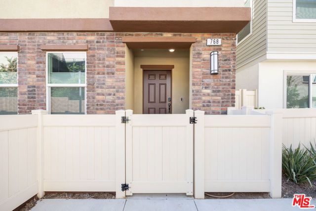 768 Daniel Freeman Circle, Inglewood, CA 90301