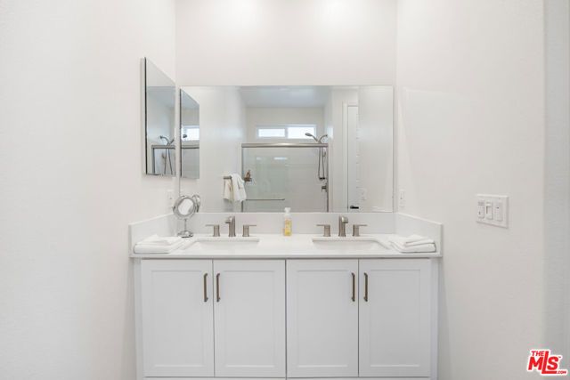 768 Daniel Freeman Circle, Inglewood, CA 90301