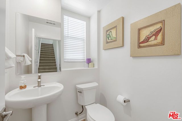 768 Daniel Freeman Circle, Inglewood, CA 90301