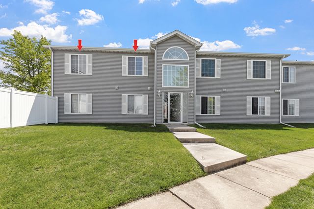 8220 Lincoln Circle B, Merrillville, IN 46410
