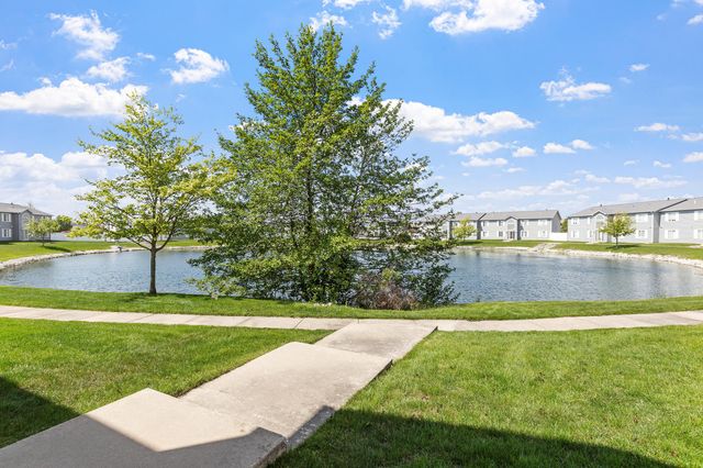 8220 Lincoln Circle B, Merrillville, IN 46410
