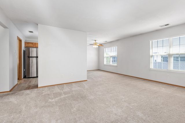 8220 Lincoln Circle B, Merrillville, IN 46410