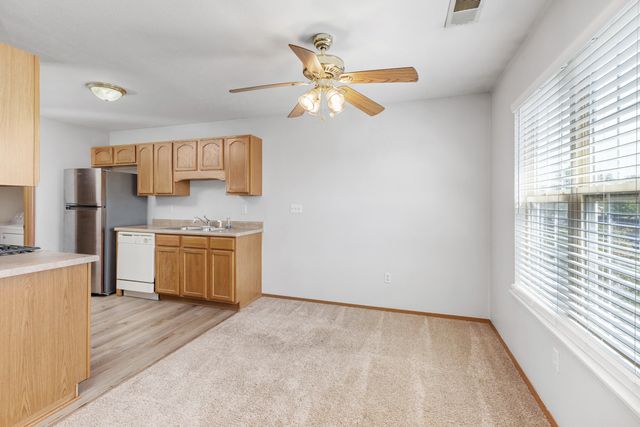 8220 Lincoln Circle B, Merrillville, IN 46410