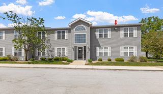 8220 Lincoln Circle B, Merrillville, IN 46410