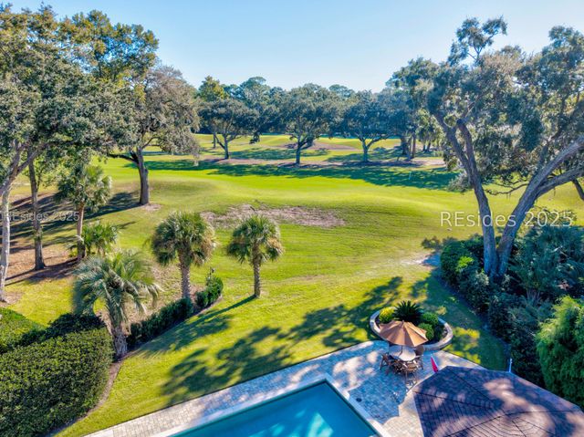 60 Leamington Ln, Hilton Head Island, SC 29928