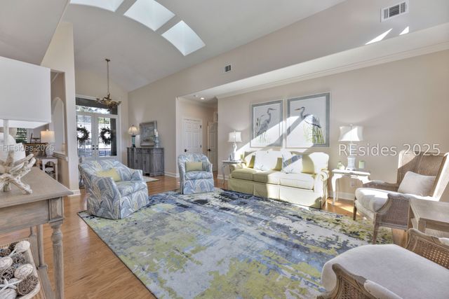 60 Leamington Ln, Hilton Head Island, SC 29928