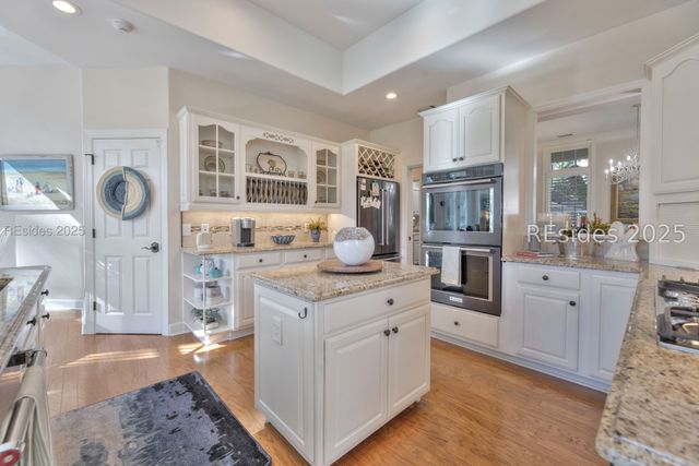 60 Leamington Ln, Hilton Head Island, SC 29928