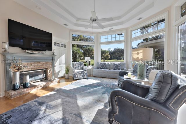 60 Leamington Ln, Hilton Head Island, SC 29928