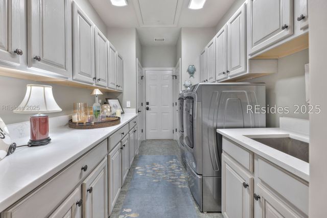 60 Leamington Ln, Hilton Head Island, SC 29928