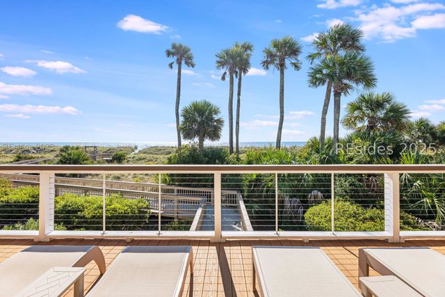 60 Leamington Ln, Hilton Head Island, SC 29928