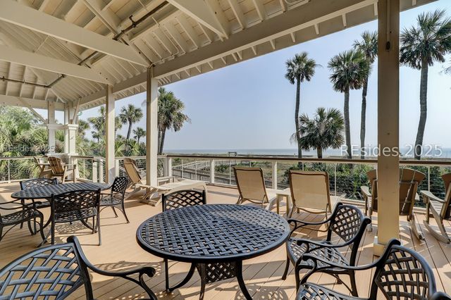 60 Leamington Ln, Hilton Head Island, SC 29928