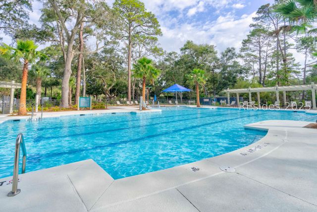 60 Leamington Ln, Hilton Head Island, SC 29928