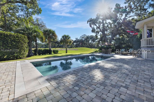 60 Leamington Ln, Hilton Head Island, SC 29928