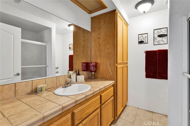 15184 Walnut, Hesperia, CA 92345