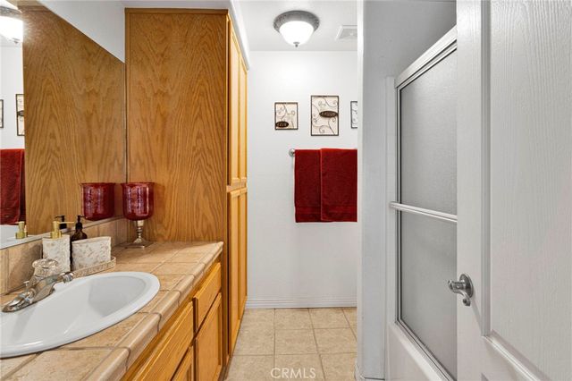 15184 Walnut, Hesperia, CA 92345
