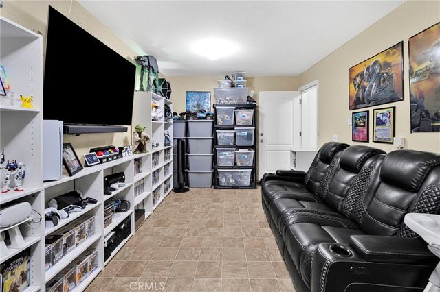 15184 Walnut, Hesperia, CA 92345