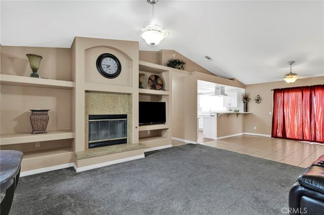 15184 Walnut, Hesperia, CA 92345